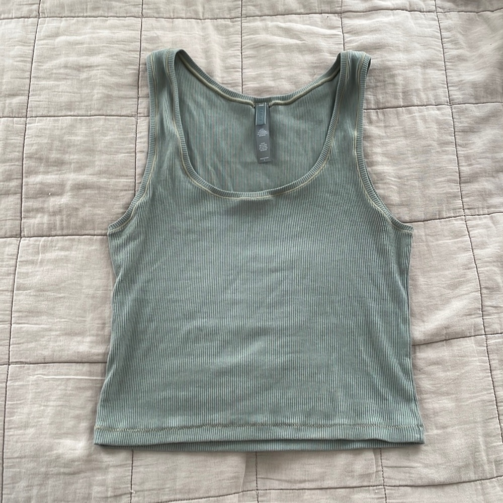 SKIMS Tank